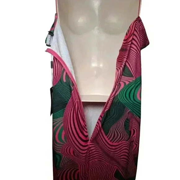 Pretty Little Things Plus Pink Abstract Print Cup Detail Midi Dress Size 16 $68 - Picture 14 of 16